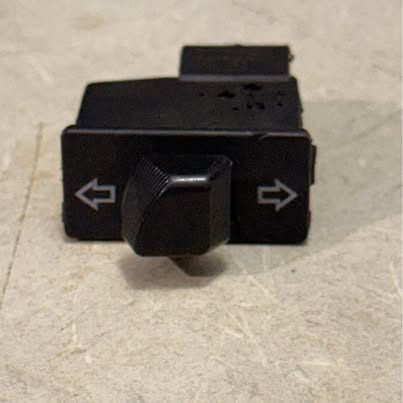 Universal E-Bike Turn Signal Switch | 3-Way Directional | For Emmo & Green Moto